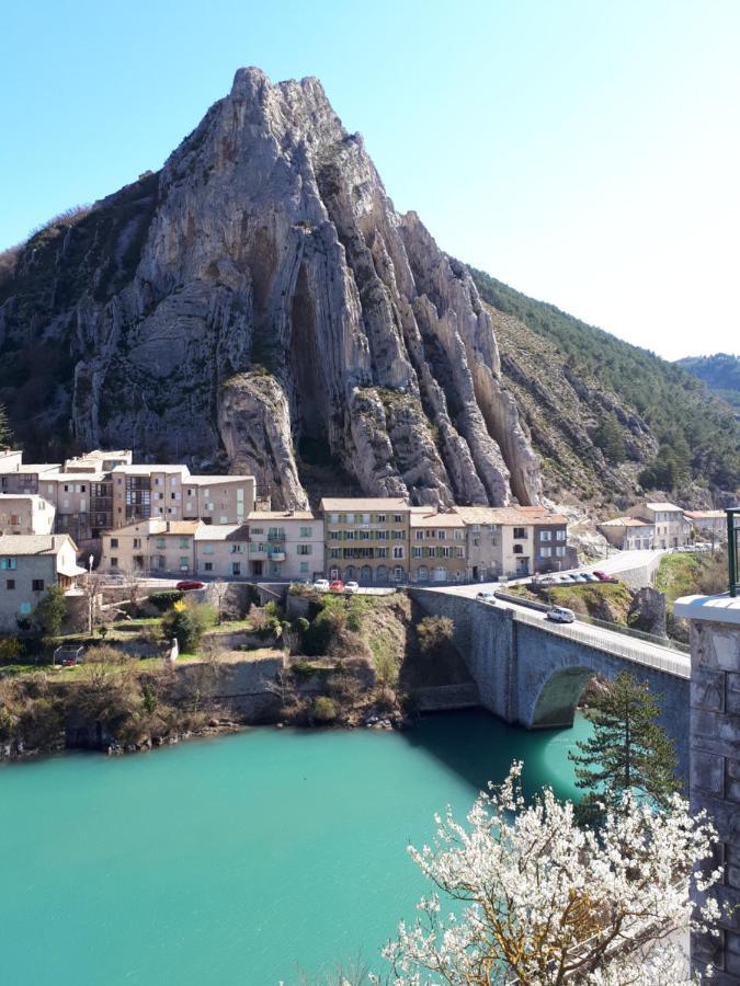 Les Mirabelles Chambres D'Hotes Sisteron Exteriör bild